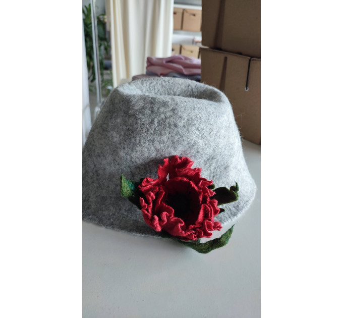 Large red wool poppy brooch