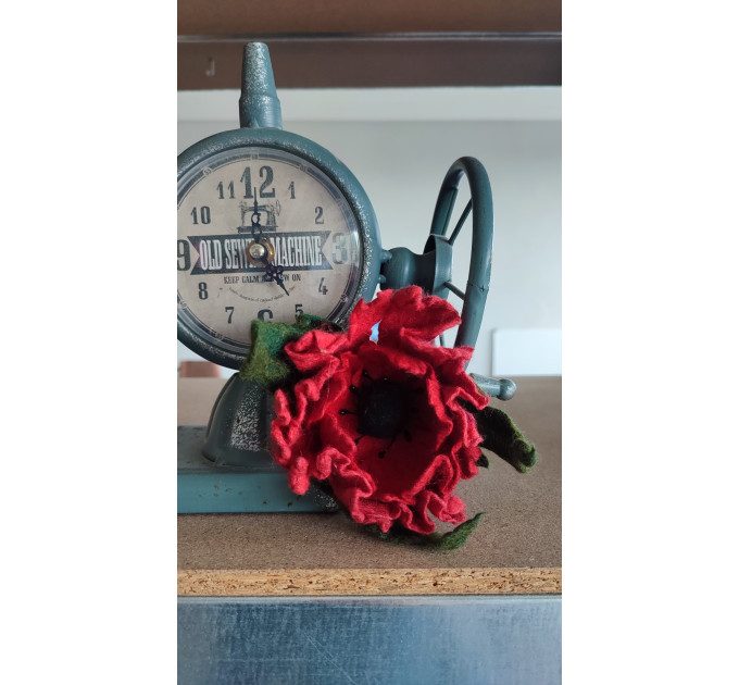 Large red wool poppy brooch