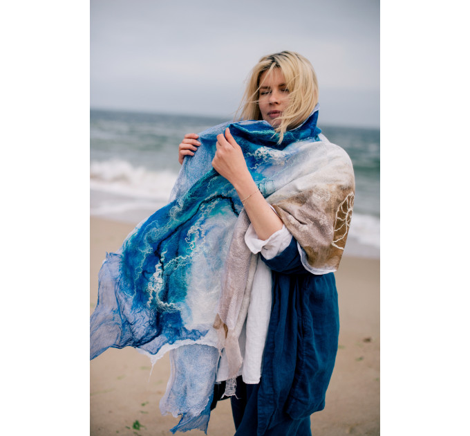 Nunofelt shawl