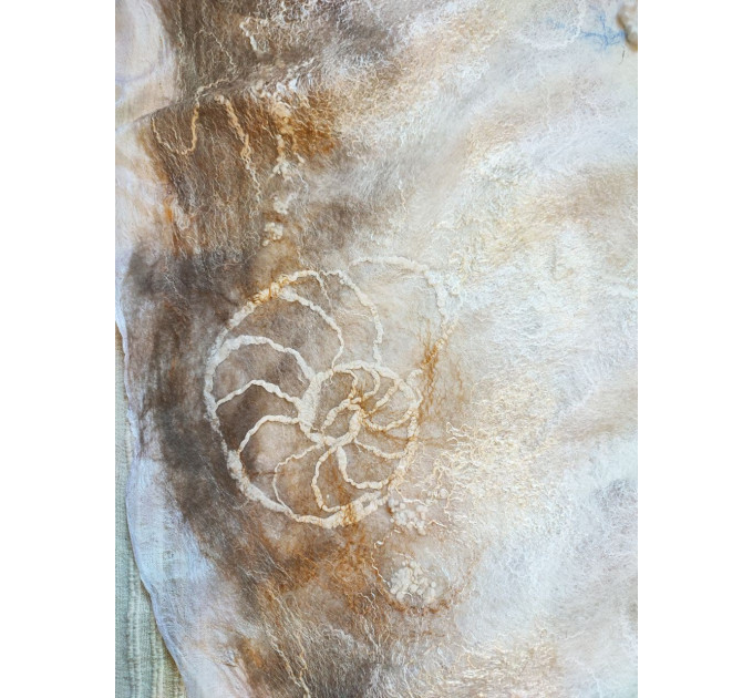 Nunofelt shawl